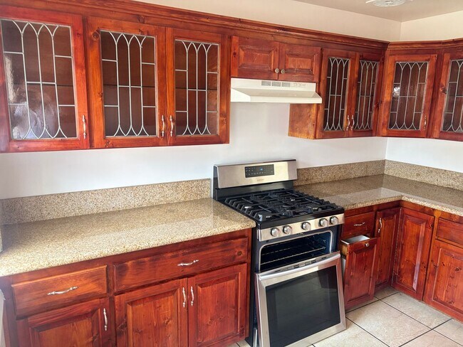 Building Photo - 2 bedrooms duplex in Chula Vista