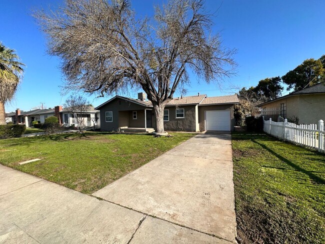 Building Photo - APPLY FOR THIS BEAUTIFUL HOME TODAY!