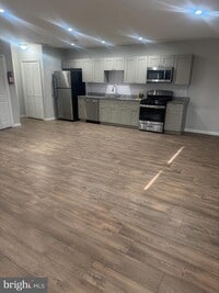 Building Photo - 609 Brunswick Ave