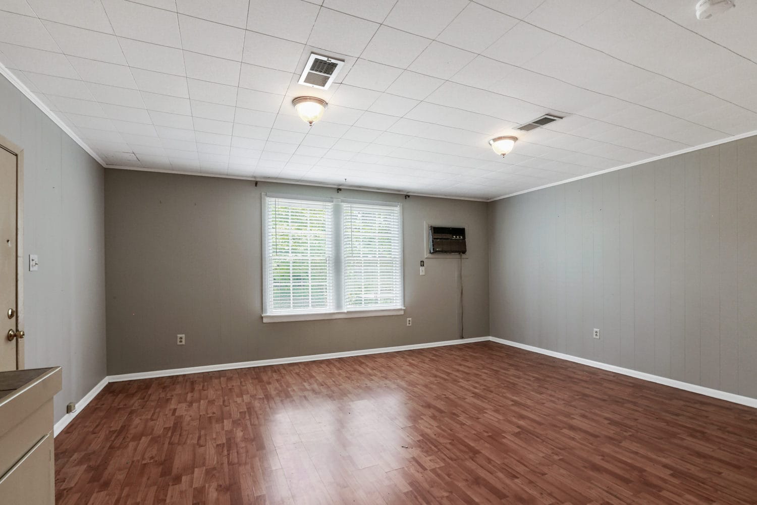Building Photo - 1615 Marshall Dr
