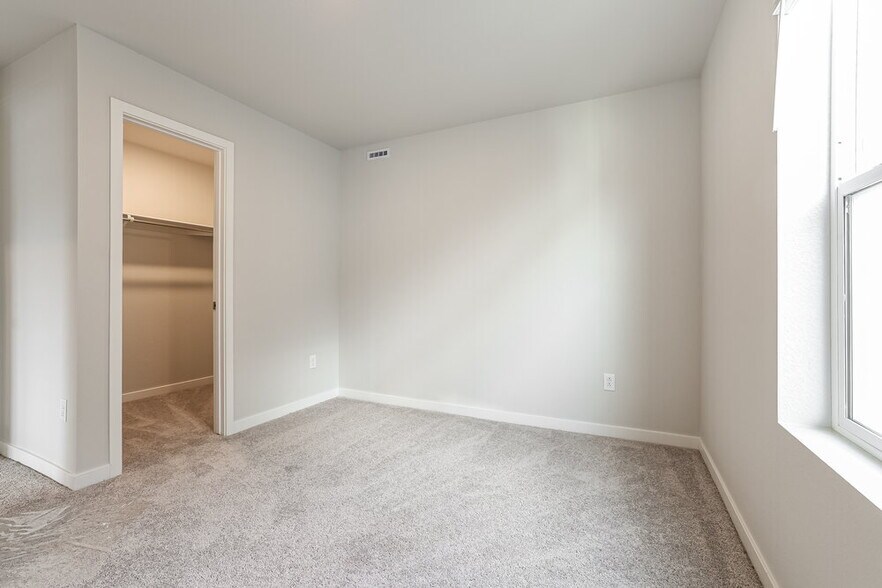 Building Photo - 2161 Flower Blossom Ave