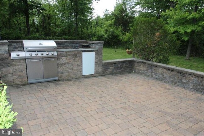 Building Photo - 101 Gordon Ln