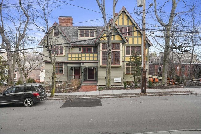 Building Photo - 165 Winthrop Rd