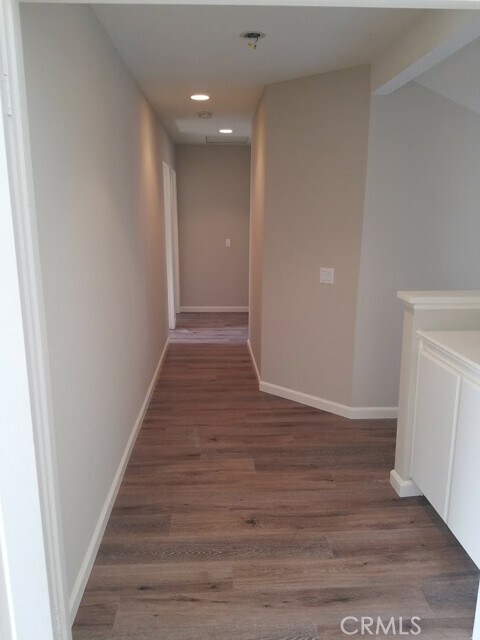 Building Photo - 24852 Via Sonoma