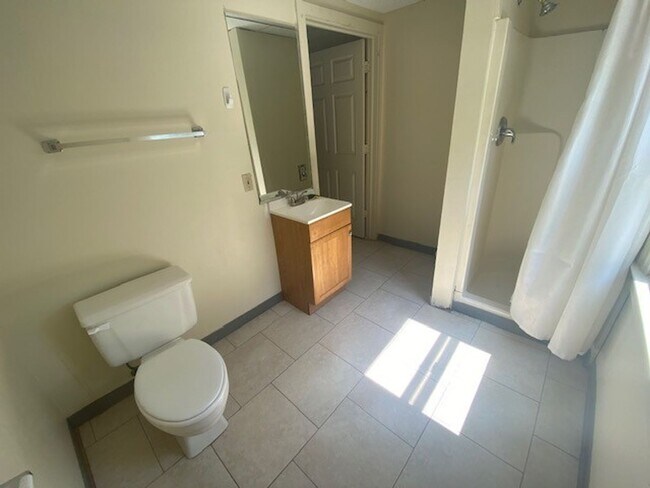 Building Photo - Beautiful Single Family House for Rent Right by Yale!