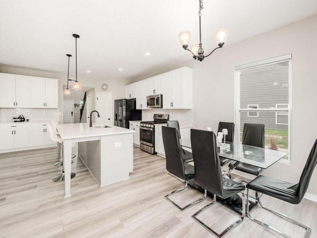 Building Photo - 7233 Celebration Dr