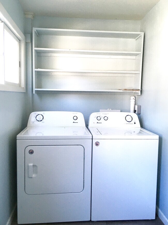 Mudroom/laundry - 205 Wyoming Ave