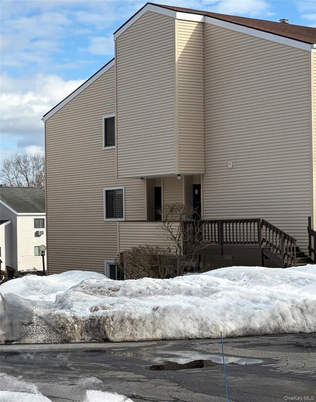 Building Photo - 1203 Village Dr