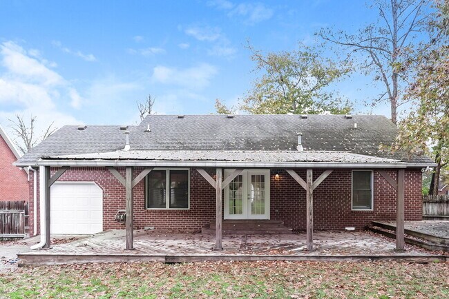 Building Photo - 116 Hermitage Dr