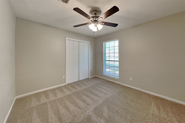 Building Photo - 1920 Crooked Creek Ln