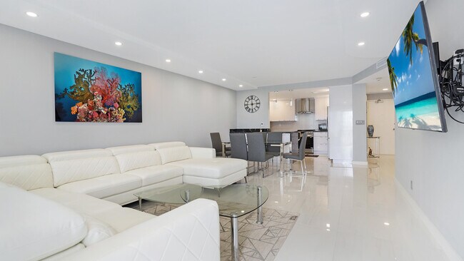 Building Photo - 3550 Galt Ocean Dr