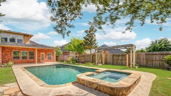 Building Photo - 2422 Monarch Terrace Dr