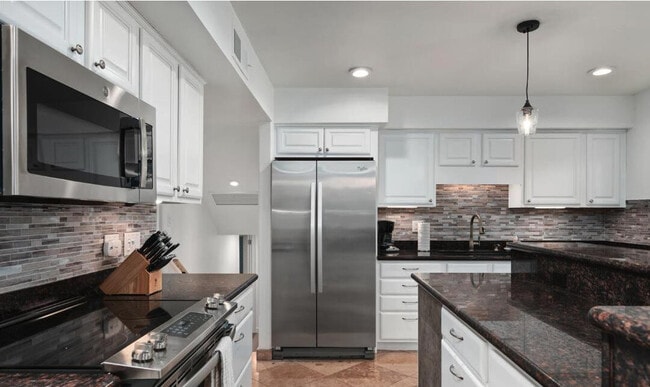 Building Photo - 8620 E San Miguel Ave