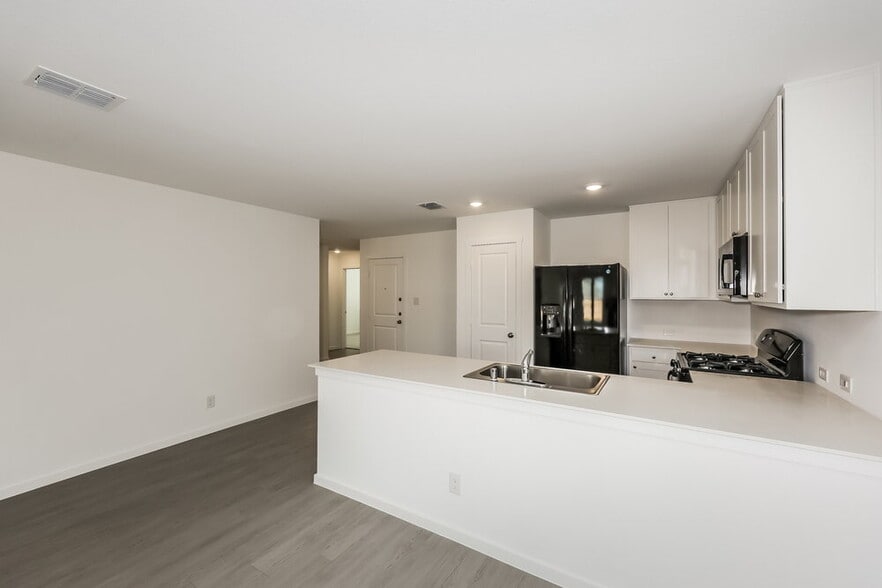 Building Photo - 1426 Merlin Blf St