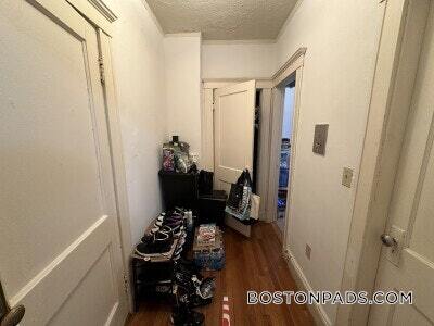 Building Photo - 143 Park Dr