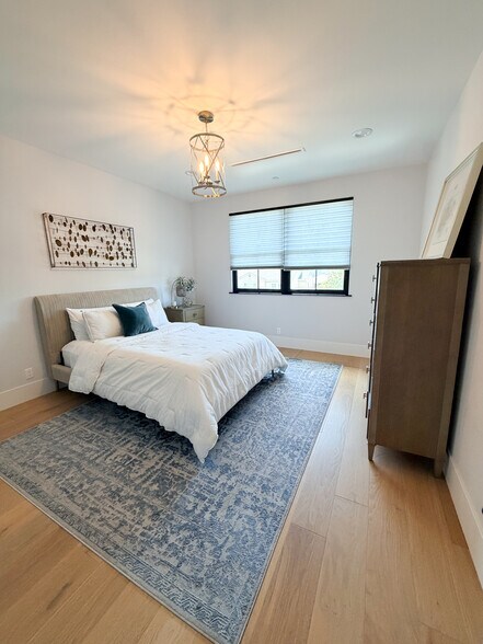 Building Photo - 1400 Manzanita Ln