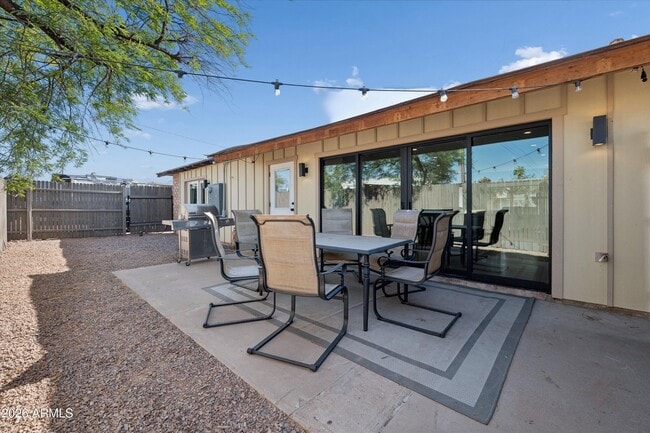 Building Photo - 1726 N 74th Pl