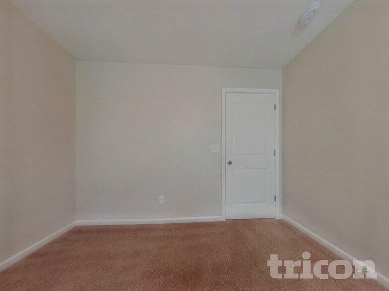 Building Photo - 661 Dawsons Park Wy