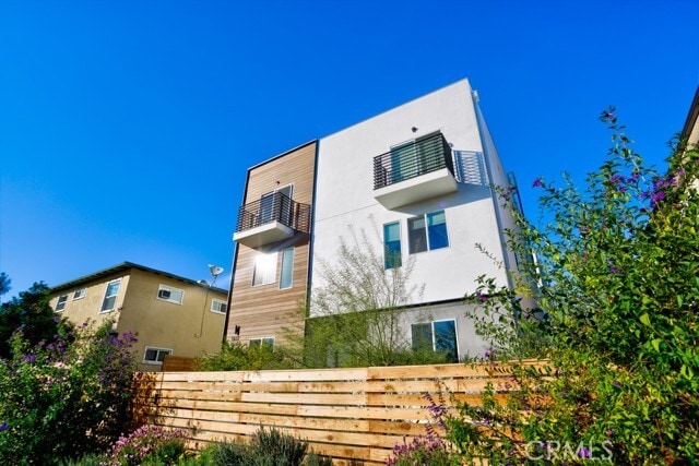 Building Photo - 11639 Burbank Blvd