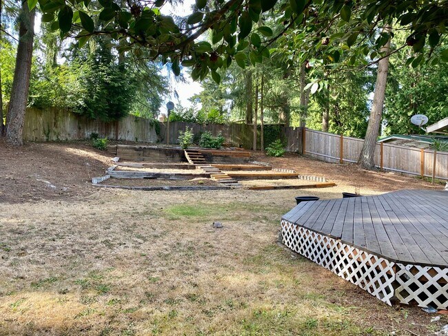 Building Photo - 1815 152nd Ave SE