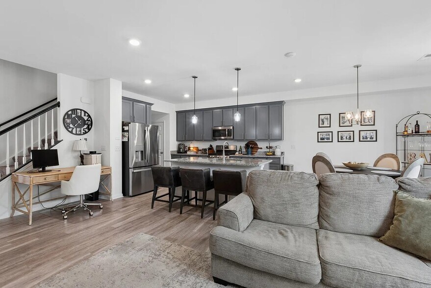 Building Photo - 12662 S Talbot Cir