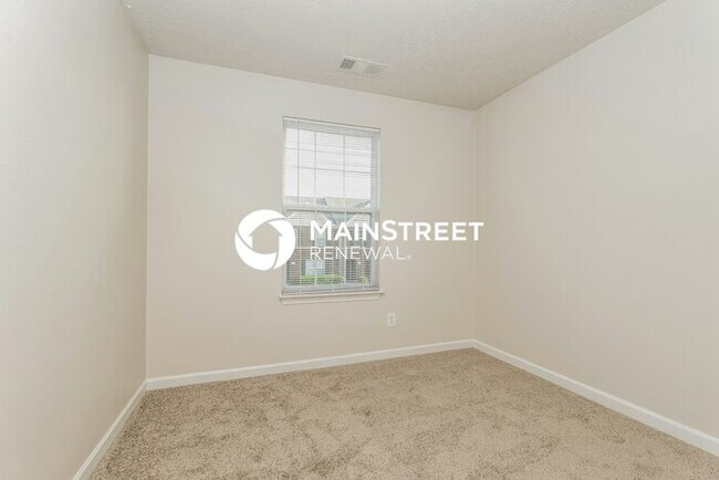 Building Photo - 3 Bedroom Pet-Friendly Home in La Vergne, TN with Main Street Renewal