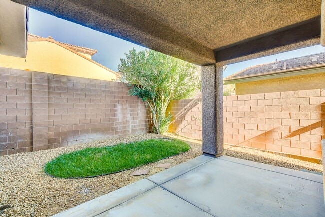 Building Photo - Summerlin Home - 3 Bedrooms + Small Loft +...