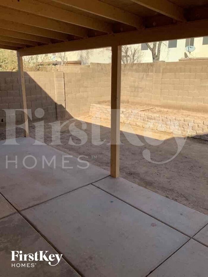 Building Photo - 12922 W Holly St