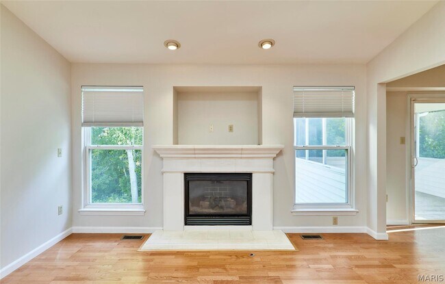 Building Photo - 215 Cordovan Commons Pkwy