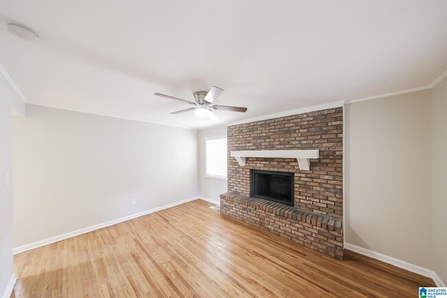 Building Photo - 1009 12th St