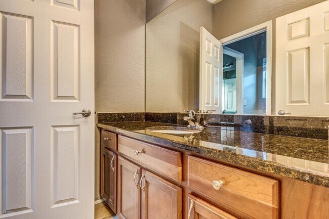Building Photo - Gorgeous 5 Bedroom 3.5 Bath Stetson Valley...