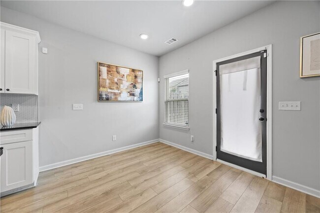 Building Photo - 7122 Chara Ln