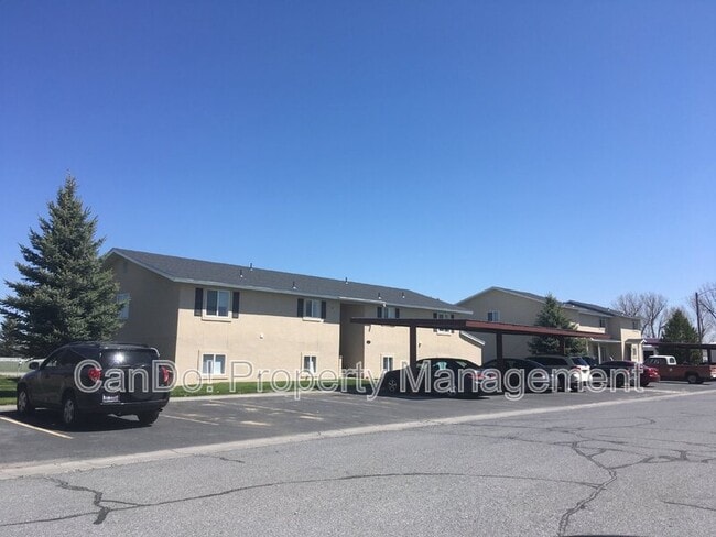 Building Photo - 260 Carol Dr