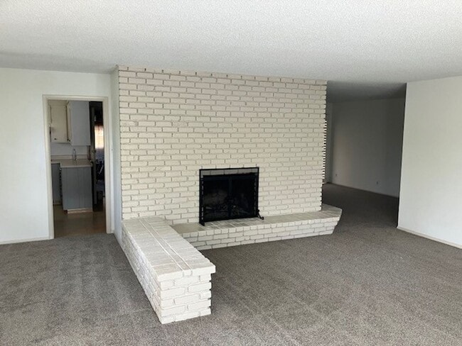 Building Photo - One level home in old Southwest Reno
