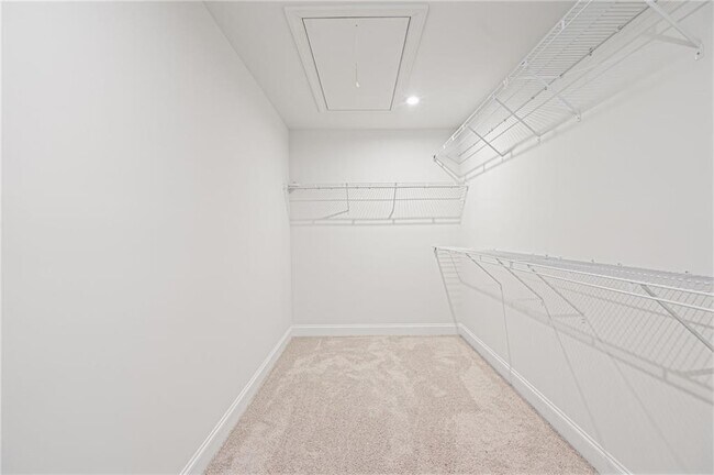 Building Photo - 5394 Pebblebrook Ln SE