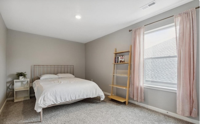 Building Photo - 17401 Rose Mallow St