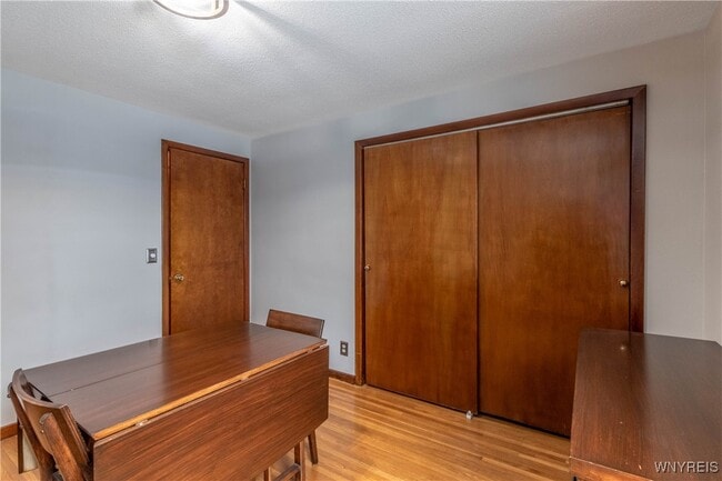 Building Photo - 194 Boncroft Dr