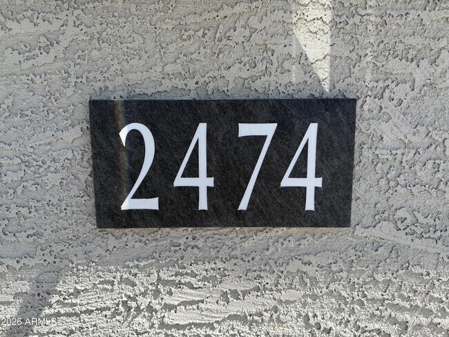 Building Photo - 2474 W Sable Ave