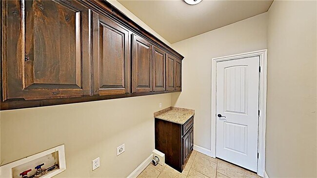 Building Photo - 2122 Turtle Creek Way