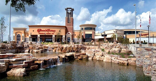 Building Photo - 8350 Cascade Ave