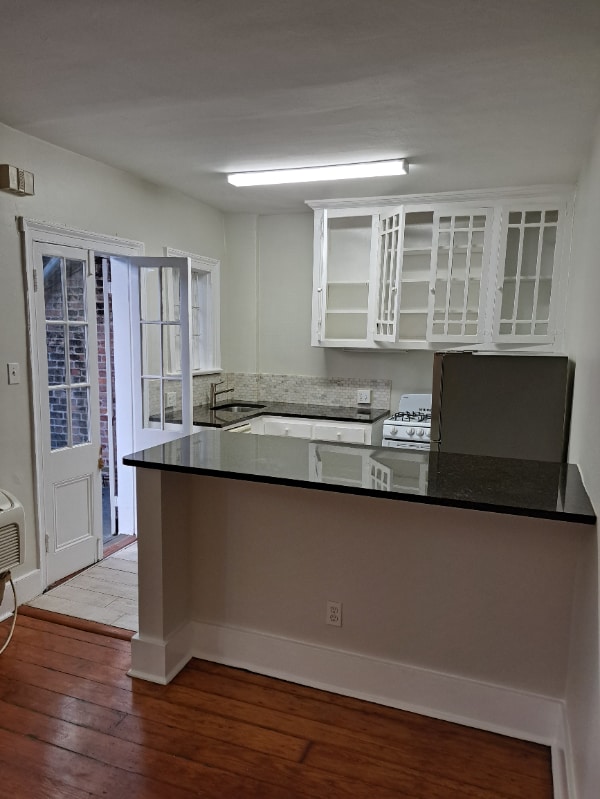 Building Photo - 514 Madison St