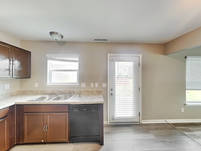 Building Photo - 4037 Little Bighorn Dr