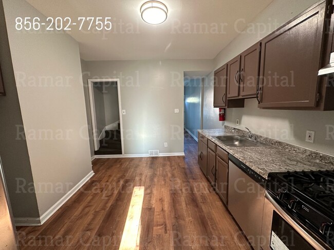 Building Photo - Beautifully Remodeled 2-Bedroom, 1-Bath Ho...