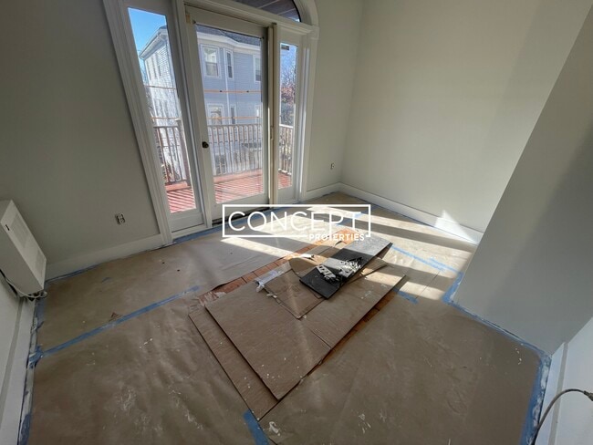 Building Photo - 54 Lawn St