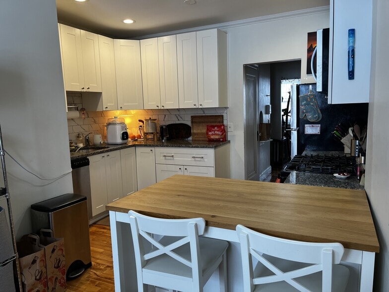 Building Photo - 280 Corey Rd