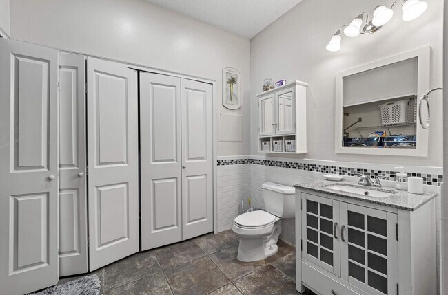 Building Photo - 42 Moody Dr