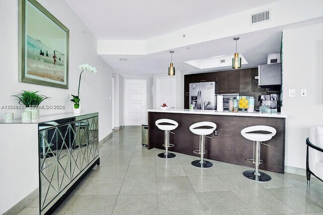 Building Photo - 150 Sunny Isles Blvd