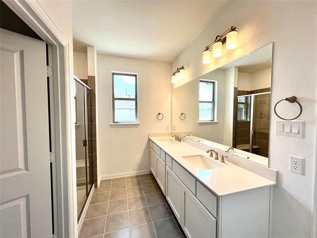 Building Photo - 2933 Tenor Wy
