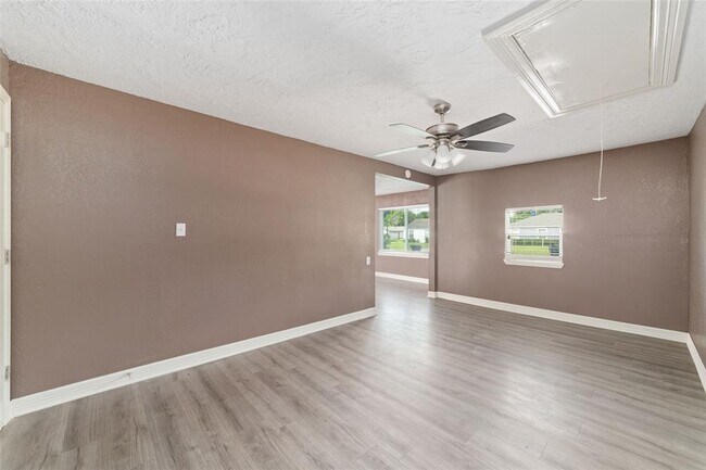 Building Photo - 9333 Fairland Dr