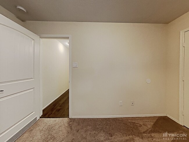 Building Photo - 1607 Hickory Burl Ln